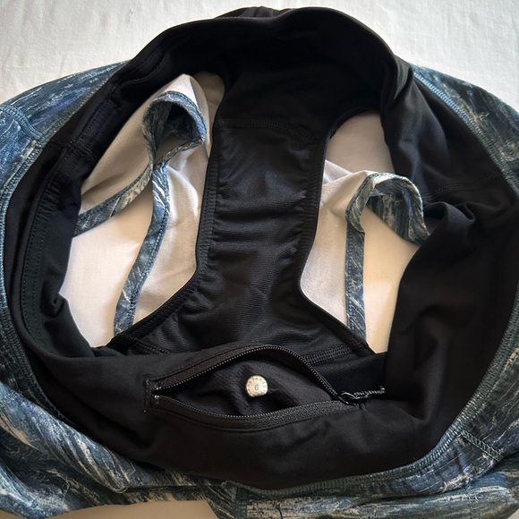 Lululemon Speed Short *4-way Stretch size 6 - Picture 7 of 9